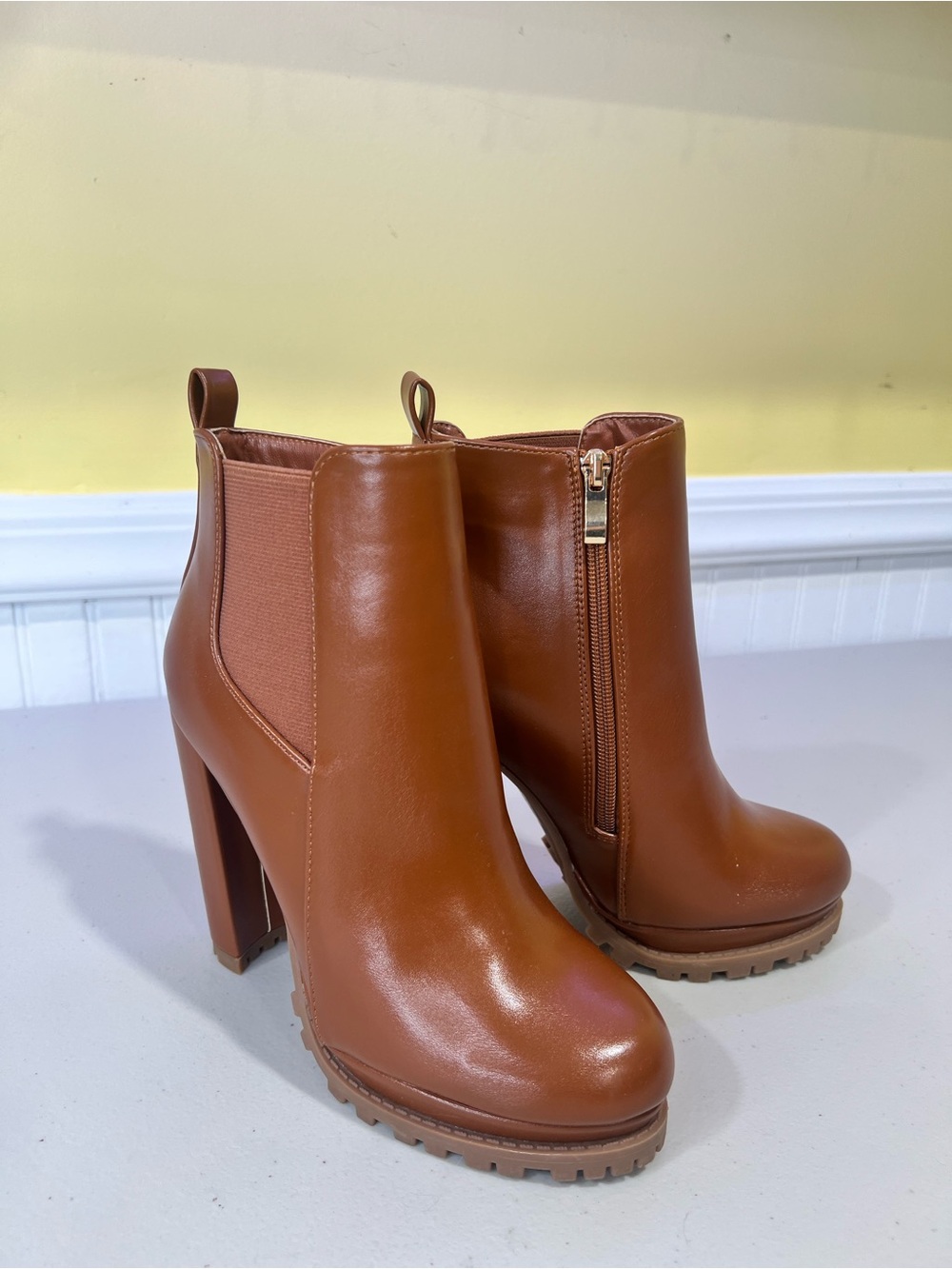 Women’s Brown Platform Ankle Boots - Sleek High Heel Chelsea Style